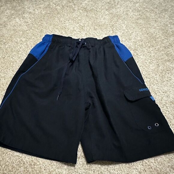 Men’s Speedo swim trunks - Picture 1 of 3
